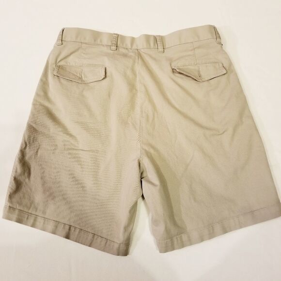 Dockers Pleated Relaxed Fit Khaki Shorts S 34 - Picture 3 of 5
